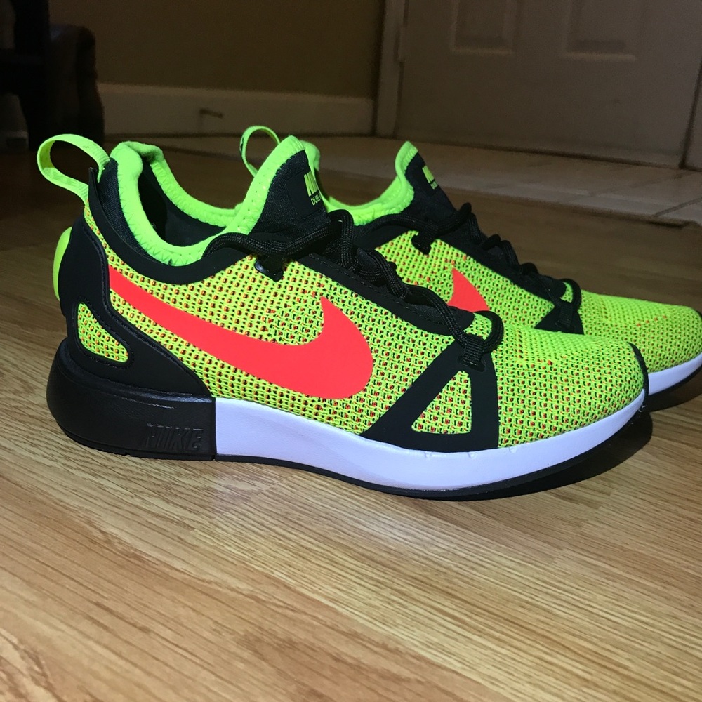 NWOT Neon Nike Duel Racer Knit Shoe